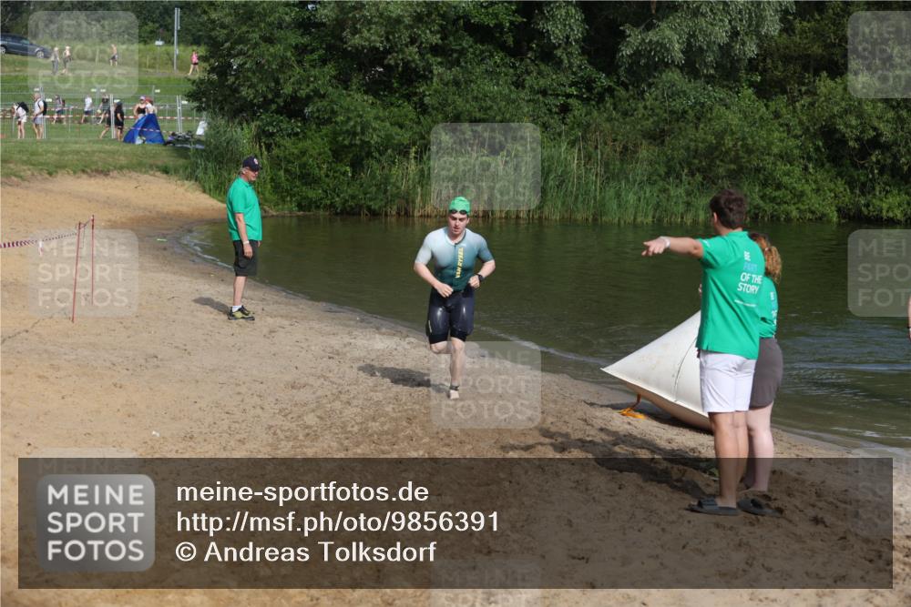 21.06.2026 - 29. Vierlanden-Triathlon Andreas Tolksdorf http://msf.ph/oto/9856391 21.06.2026 08:57:14 Schwimmen 41 meine-sportfotos.de