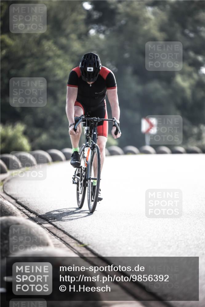 21.06.2026 - 29. Vierlanden-Triathlon H.Heesch http://msf.ph/oto/9856392 21.06.2026 09:00:37 Radfahren 48, 156 meine-sportfotos.de