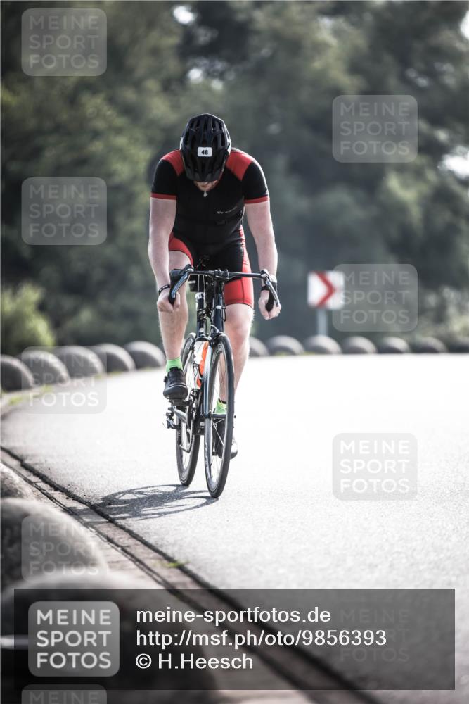 21.06.2026 - 29. Vierlanden-Triathlon H.Heesch http://msf.ph/oto/9856393 21.06.2026 09:00:37 Radfahren 48, 156 meine-sportfotos.de