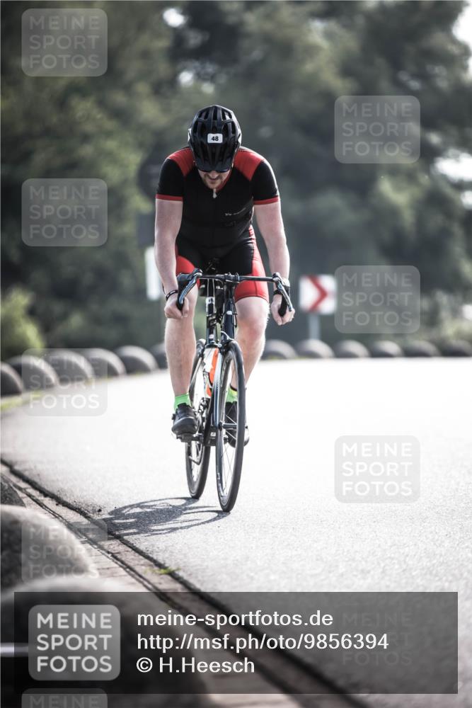 21.06.2026 - 29. Vierlanden-Triathlon H.Heesch http://msf.ph/oto/9856394 21.06.2026 09:00:37 Radfahren 48, 156 meine-sportfotos.de