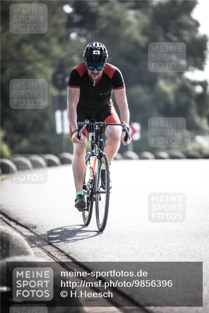21.06.2026 - 29. Vierlanden-Triathlon H.Heesch http://msf.ph/oto/9856396 21.06.2026 09:00:37 Radfahren 48, 156 meine-sportfotos.de