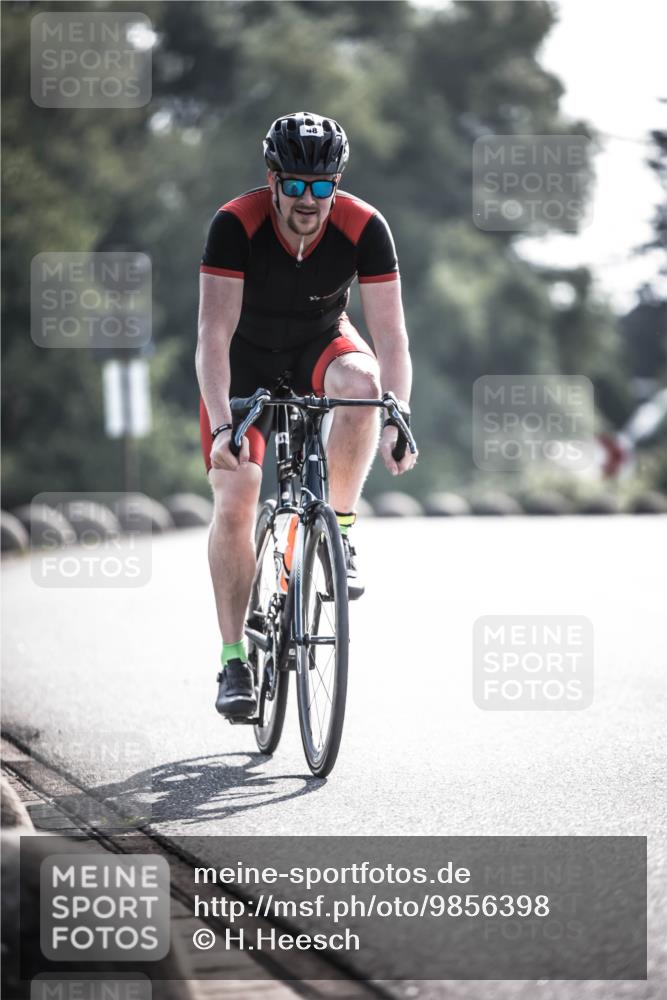 21.06.2026 - 29. Vierlanden-Triathlon H.Heesch http://msf.ph/oto/9856398 21.06.2026 09:00:37 Radfahren 48, 156 meine-sportfotos.de