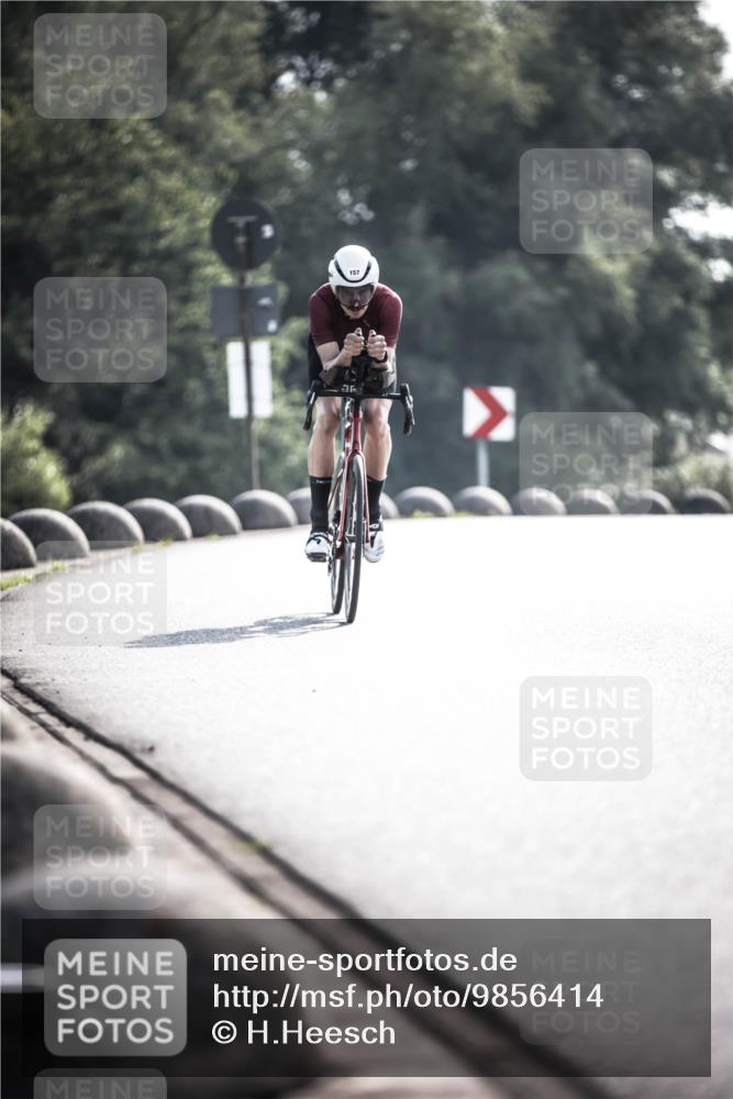 21.06.2026 - 29. Vierlanden-Triathlon H.Heesch http://msf.ph/oto/9856414 21.06.2026 09:00:47 Radfahren 157 meine-sportfotos.de