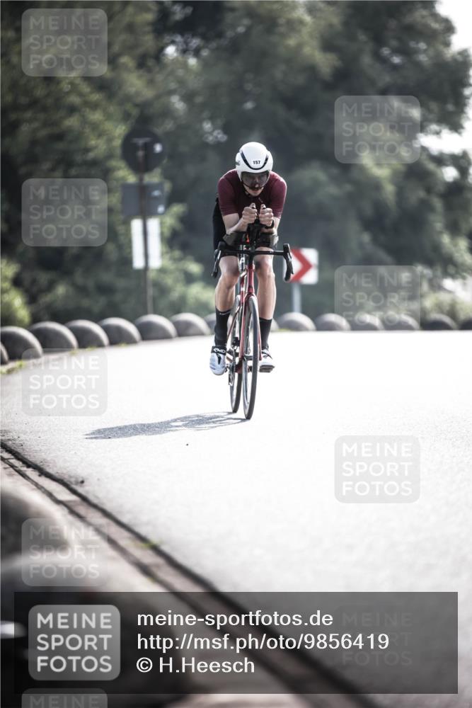 21.06.2026 - 29. Vierlanden-Triathlon H.Heesch http://msf.ph/oto/9856419 21.06.2026 09:00:48 Radfahren 157 meine-sportfotos.de
