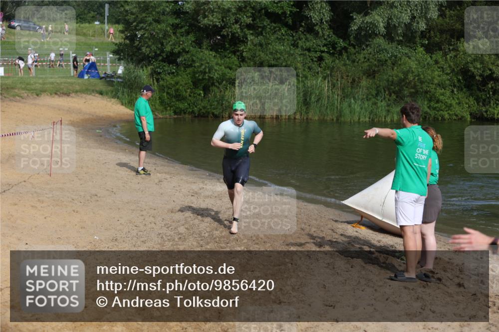 21.06.2026 - 29. Vierlanden-Triathlon Andreas Tolksdorf http://msf.ph/oto/9856420 21.06.2026 08:57:14 Schwimmen 41 meine-sportfotos.de