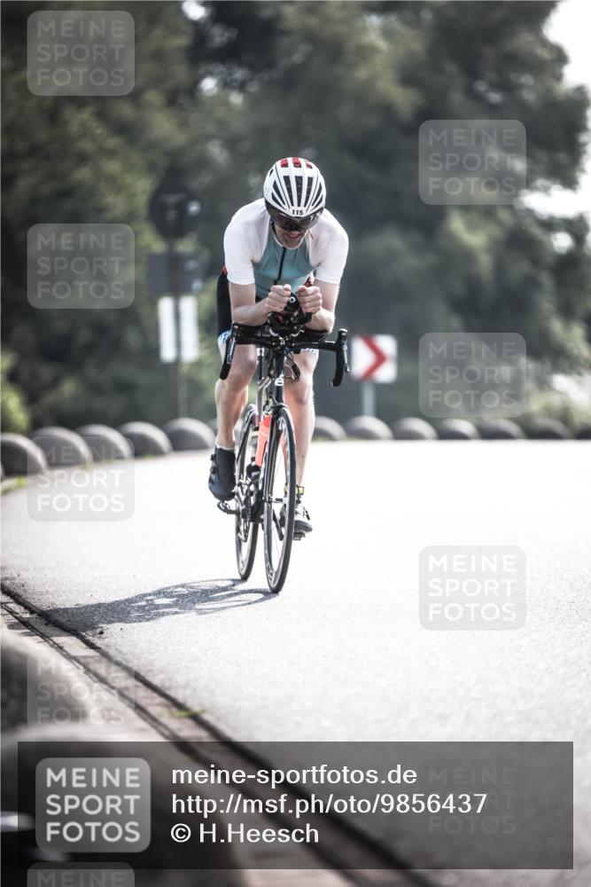 21.06.2026 - 29. Vierlanden-Triathlon H.Heesch http://msf.ph/oto/9856437 21.06.2026 09:00:56 Radfahren 115 meine-sportfotos.de