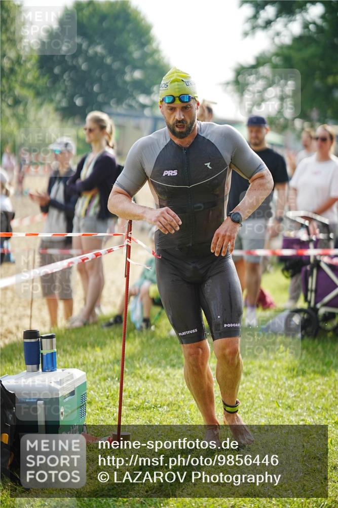 21.06.2026 - 29. Vierlanden-Triathlon LAZAROV Photography http://msf.ph/oto/9856446 21.06.2026 08:33:37 Schwimmen 9 meine-sportfotos.de