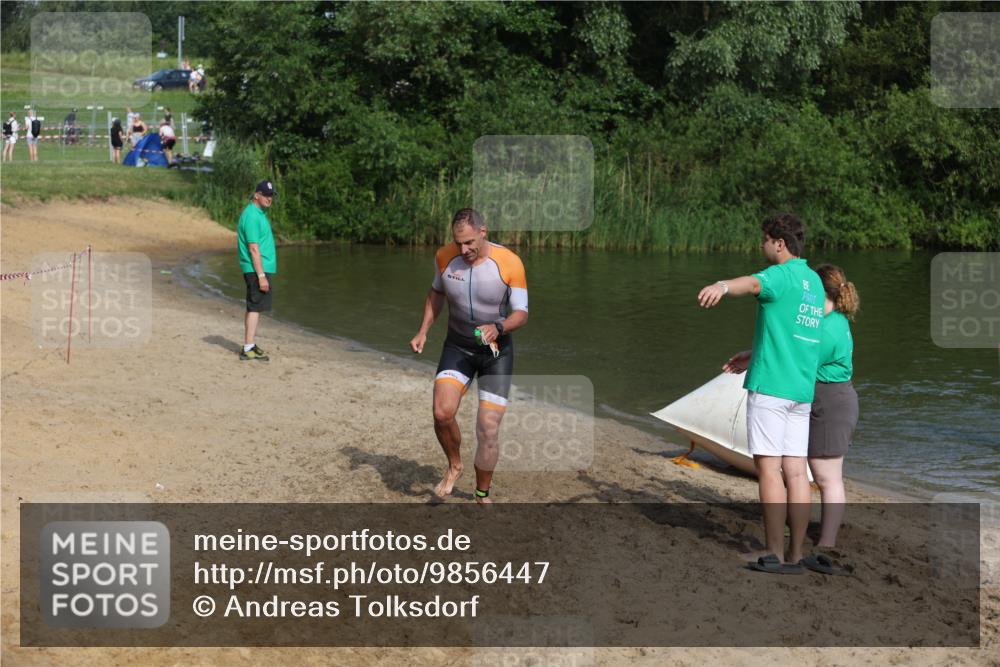 21.06.2026 - 29. Vierlanden-Triathlon Andreas Tolksdorf http://msf.ph/oto/9856447 21.06.2026 08:57:30 Schwimmen 120 meine-sportfotos.de