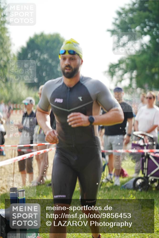 21.06.2026 - 29. Vierlanden-Triathlon LAZAROV Photography http://msf.ph/oto/9856453 21.06.2026 08:33:37 Schwimmen 9 meine-sportfotos.de