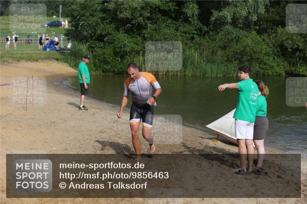 21.06.2026 - 29. Vierlanden-Triathlon Andreas Tolksdorf http://msf.ph/oto/9856463 21.06.2026 08:57:30 Schwimmen 120 meine-sportfotos.de