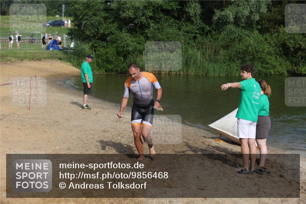 21.06.2026 - 29. Vierlanden-Triathlon Andreas Tolksdorf http://msf.ph/oto/9856468 21.06.2026 08:57:30 Schwimmen 120 meine-sportfotos.de