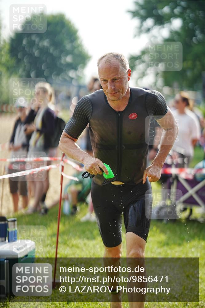 21.06.2026 - 29. Vierlanden-Triathlon LAZAROV Photography http://msf.ph/oto/9856471 21.06.2026 08:35:14 Schwimmen 216 meine-sportfotos.de