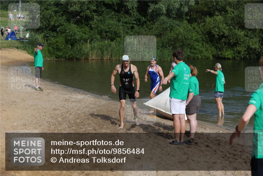 21.06.2026 - 29. Vierlanden-Triathlon Andreas Tolksdorf http://msf.ph/oto/9856484 21.06.2026 08:58:13 Schwimmen 8, 158 meine-sportfotos.de