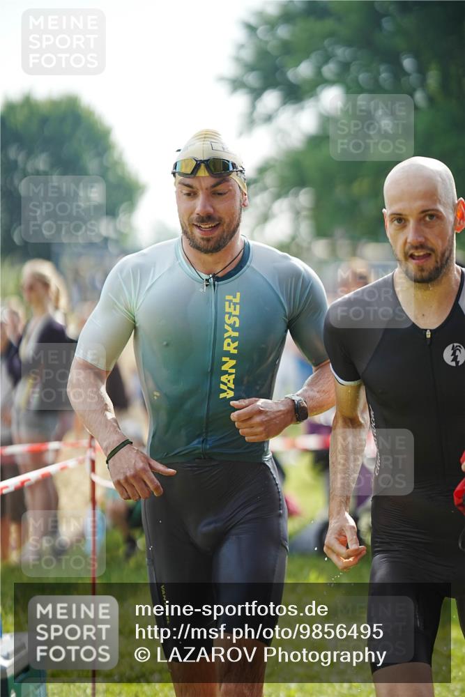 21.06.2026 - 29. Vierlanden-Triathlon LAZAROV Photography http://msf.ph/oto/9856495 21.06.2026 08:35:30 Schwimmen 23, 49, 79 meine-sportfotos.de