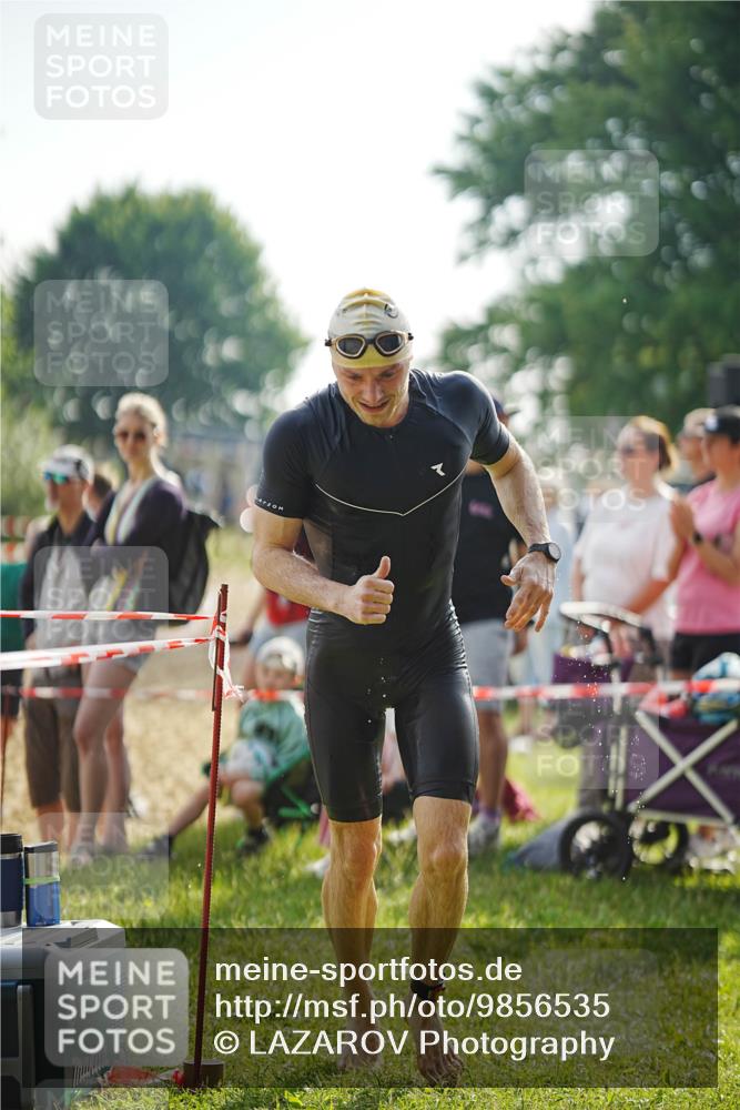 21.06.2026 - 29. Vierlanden-Triathlon LAZAROV Photography http://msf.ph/oto/9856535 21.06.2026 08:37:26 Schwimmen 46 meine-sportfotos.de