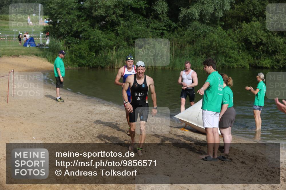 21.06.2026 - 29. Vierlanden-Triathlon Andreas Tolksdorf http://msf.ph/oto/9856571 21.06.2026 08:58:15 Schwimmen 8, 137, 158 meine-sportfotos.de
