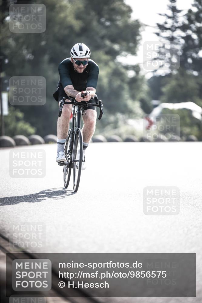 21.06.2026 - 29. Vierlanden-Triathlon H.Heesch http://msf.ph/oto/9856575 21.06.2026 09:01:28 Radfahren 80, 101, 151 meine-sportfotos.de