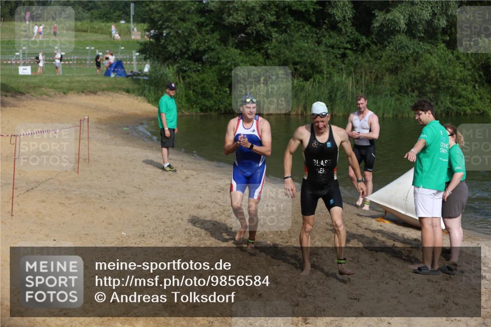 21.06.2026 - 29. Vierlanden-Triathlon Andreas Tolksdorf http://msf.ph/oto/9856584 21.06.2026 08:58:16 Schwimmen 8, 137, 158 meine-sportfotos.de