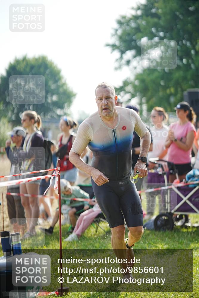 21.06.2026 - 29. Vierlanden-Triathlon LAZAROV Photography http://msf.ph/oto/9856601 21.06.2026 08:39:35 Schwimmen 3, 32, 155, 166 meine-sportfotos.de