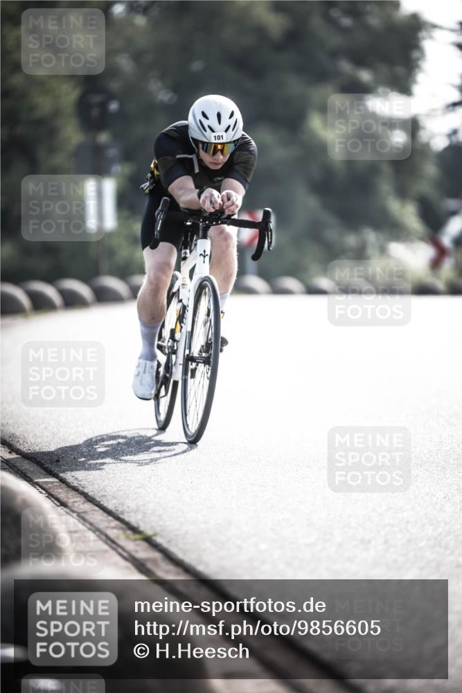 21.06.2026 - 29. Vierlanden-Triathlon H.Heesch http://msf.ph/oto/9856605 21.06.2026 09:01:30 Radfahren 80, 101 meine-sportfotos.de