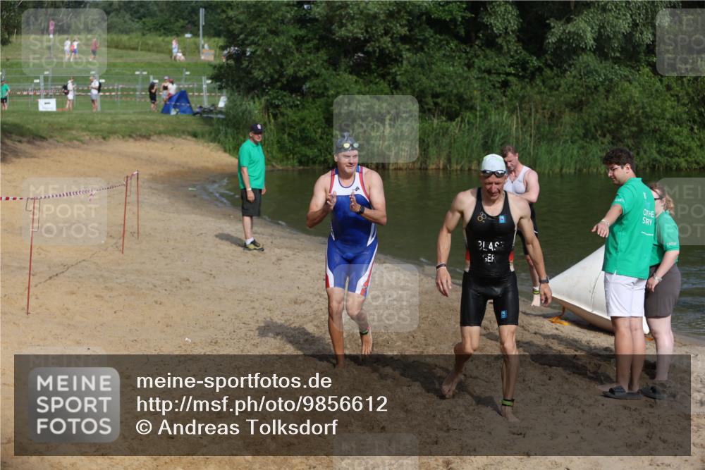 21.06.2026 - 29. Vierlanden-Triathlon Andreas Tolksdorf http://msf.ph/oto/9856612 21.06.2026 08:58:16 Schwimmen 8, 137, 158 meine-sportfotos.de