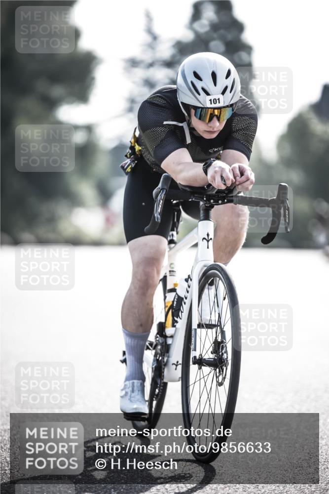 21.06.2026 - 29. Vierlanden-Triathlon H.Heesch http://msf.ph/oto/9856633 21.06.2026 09:01:31 Radfahren 80, 101, 161 meine-sportfotos.de