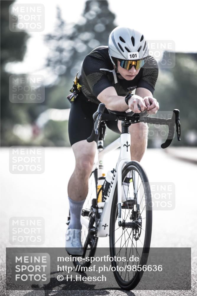 21.06.2026 - 29. Vierlanden-Triathlon H.Heesch http://msf.ph/oto/9856636 21.06.2026 09:01:31 Radfahren 80, 101, 161 meine-sportfotos.de