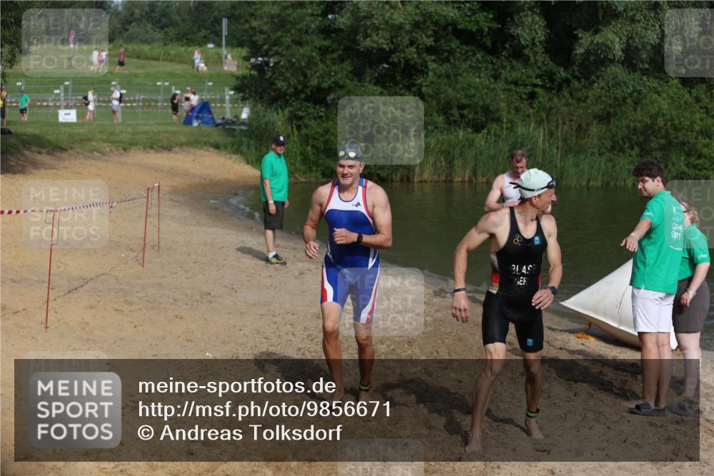 21.06.2026 - 29. Vierlanden-Triathlon Andreas Tolksdorf http://msf.ph/oto/9856671 21.06.2026 08:58:16 Schwimmen 8, 137, 158 meine-sportfotos.de