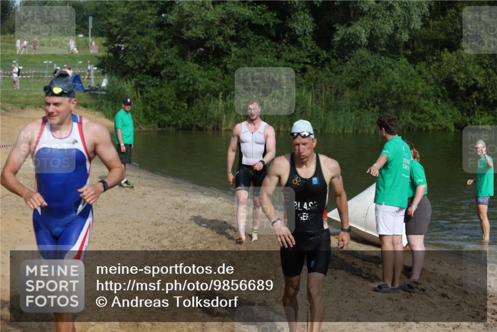 21.06.2026 - 29. Vierlanden-Triathlon Andreas Tolksdorf http://msf.ph/oto/9856689 21.06.2026 08:58:18 Schwimmen 8, 137, 158 meine-sportfotos.de