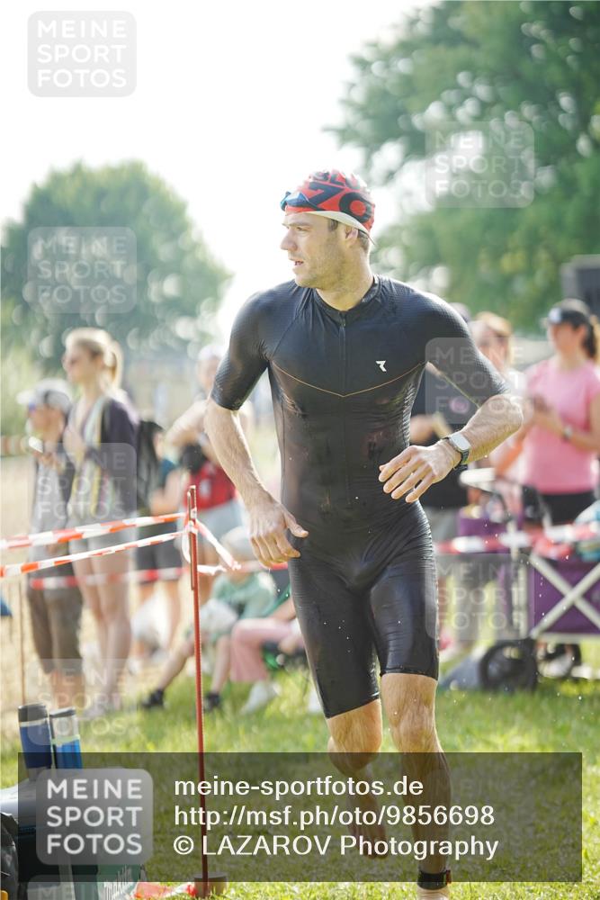 21.06.2026 - 29. Vierlanden-Triathlon LAZAROV Photography http://msf.ph/oto/9856698 21.06.2026 08:40:24 Schwimmen 51, 55, 109 meine-sportfotos.de