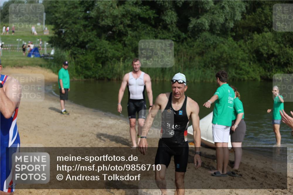 21.06.2026 - 29. Vierlanden-Triathlon Andreas Tolksdorf http://msf.ph/oto/9856710 21.06.2026 08:58:19 Schwimmen 8, 137, 158 meine-sportfotos.de