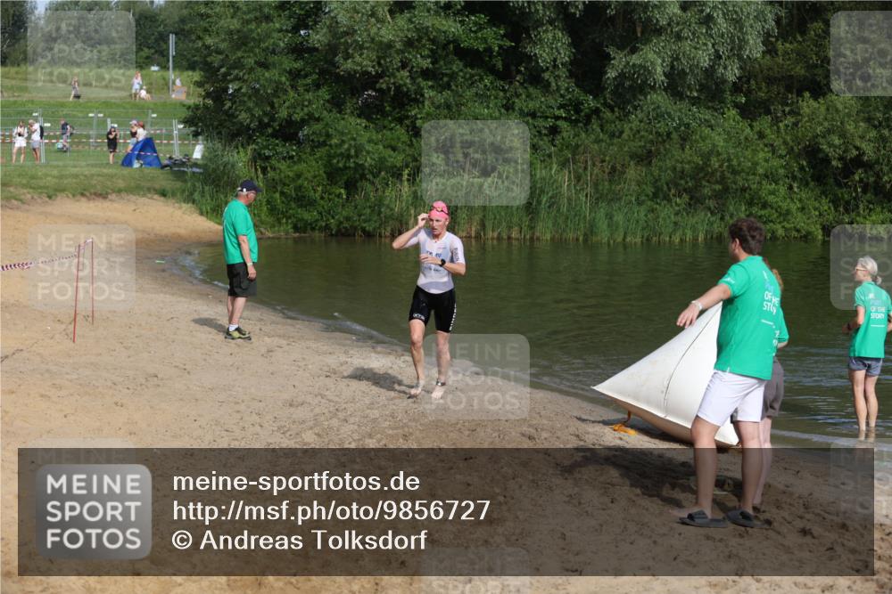 21.06.2026 - 29. Vierlanden-Triathlon Andreas Tolksdorf http://msf.ph/oto/9856727 21.06.2026 08:58:44 Schwimmen 275 meine-sportfotos.de