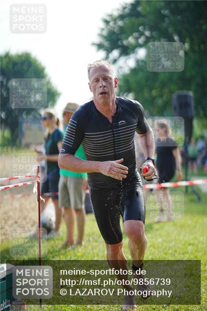 21.06.2026 - 29. Vierlanden-Triathlon LAZAROV Photography http://msf.ph/oto/9856739 21.06.2026 08:49:49 Schwimmen 153 meine-sportfotos.de
