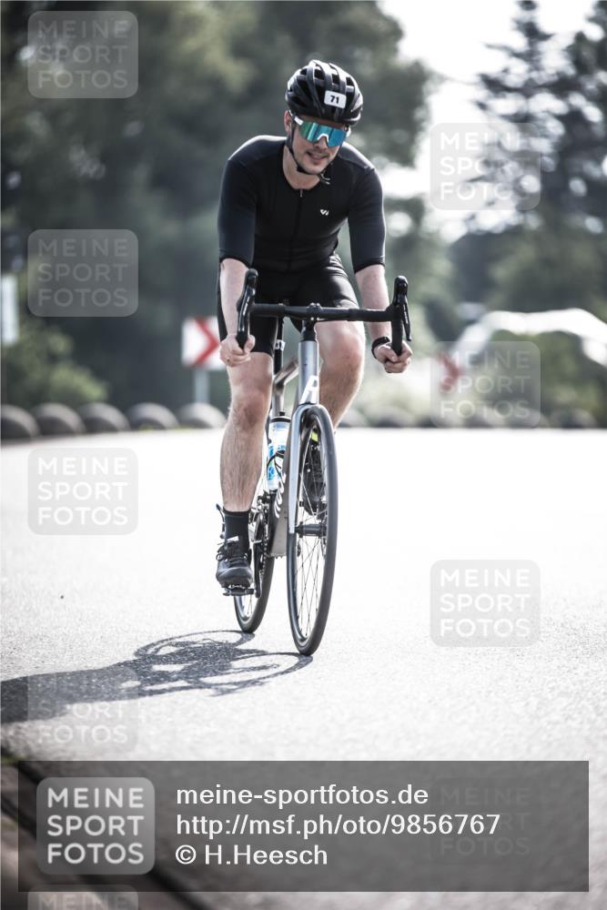 21.06.2026 - 29. Vierlanden-Triathlon H.Heesch http://msf.ph/oto/9856767 21.06.2026 09:01:53 Radfahren 71 meine-sportfotos.de