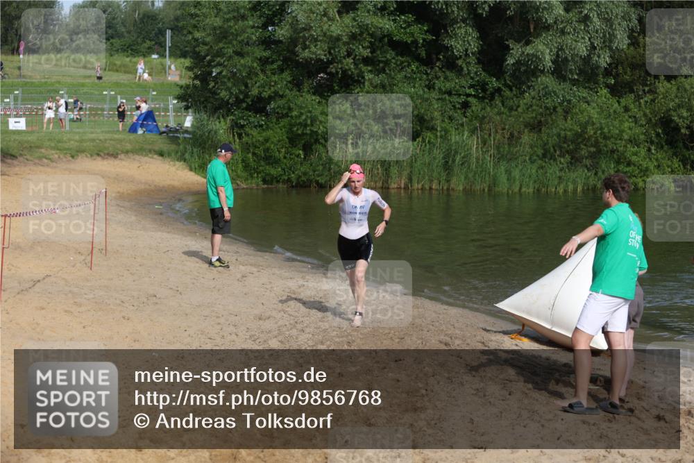 21.06.2026 - 29. Vierlanden-Triathlon Andreas Tolksdorf http://msf.ph/oto/9856768 21.06.2026 08:58:44 Schwimmen 275 meine-sportfotos.de
