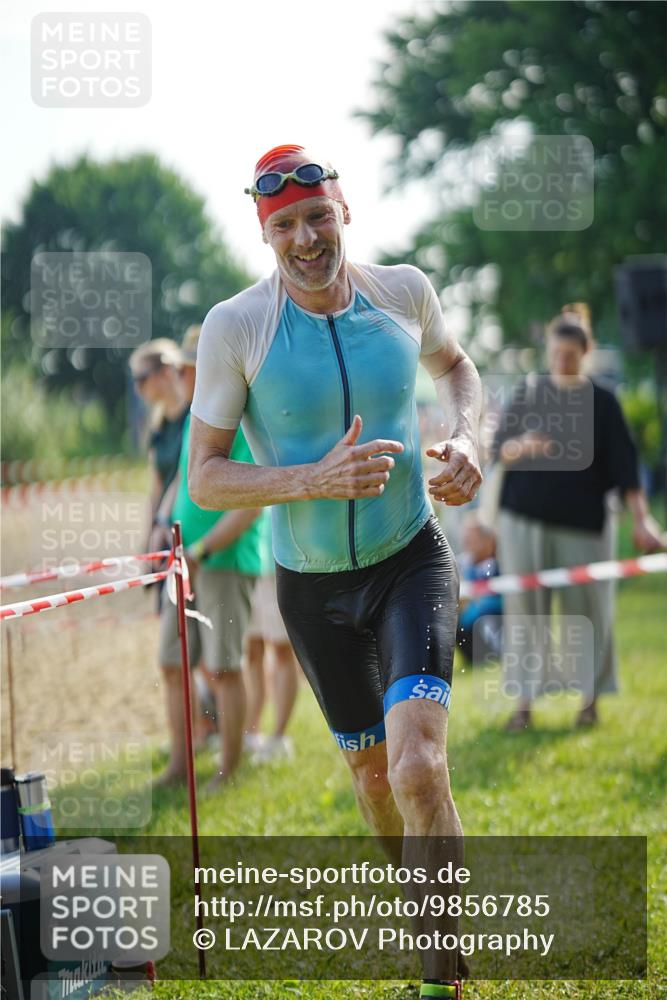 21.06.2026 - 29. Vierlanden-Triathlon LAZAROV Photography http://msf.ph/oto/9856785 21.06.2026 08:50:23 Schwimmen 115, 139 meine-sportfotos.de