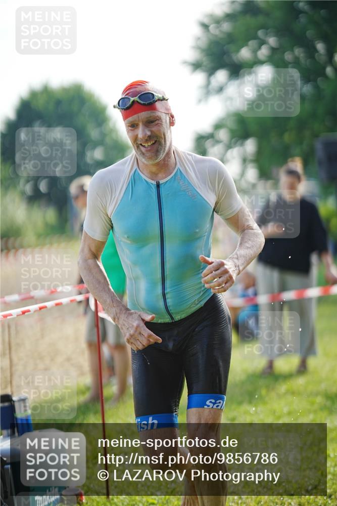 21.06.2026 - 29. Vierlanden-Triathlon LAZAROV Photography http://msf.ph/oto/9856786 21.06.2026 08:50:23 Schwimmen 115, 139 meine-sportfotos.de