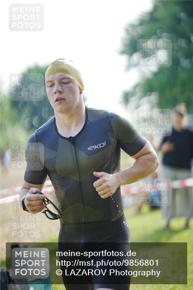 21.06.2026 - 29. Vierlanden-Triathlon LAZAROV Photography http://msf.ph/oto/9856801 21.06.2026 08:50:42 Schwimmen 101 meine-sportfotos.de