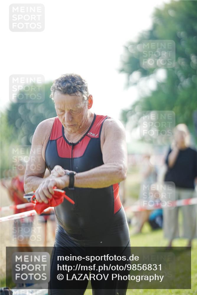 21.06.2026 - 29. Vierlanden-Triathlon LAZAROV Photography http://msf.ph/oto/9856831 21.06.2026 08:50:58 Schwimmen 100, 163, 179, 1353 meine-sportfotos.de