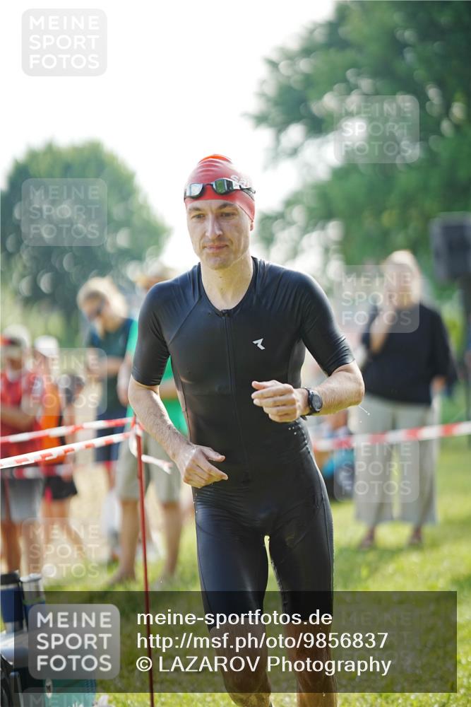 21.06.2026 - 29. Vierlanden-Triathlon LAZAROV Photography http://msf.ph/oto/9856837 21.06.2026 08:51:01 Schwimmen 100, 179, 1353 meine-sportfotos.de