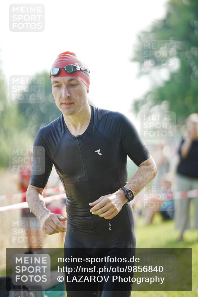 21.06.2026 - 29. Vierlanden-Triathlon LAZAROV Photography http://msf.ph/oto/9856840 21.06.2026 08:51:01 Schwimmen 100, 179, 1353 meine-sportfotos.de