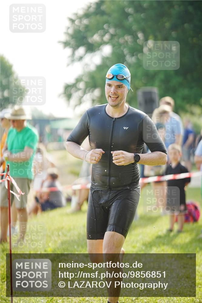 21.06.2026 - 29. Vierlanden-Triathlon LAZAROV Photography http://msf.ph/oto/9856851 21.06.2026 08:51:11 Schwimmen 71 meine-sportfotos.de