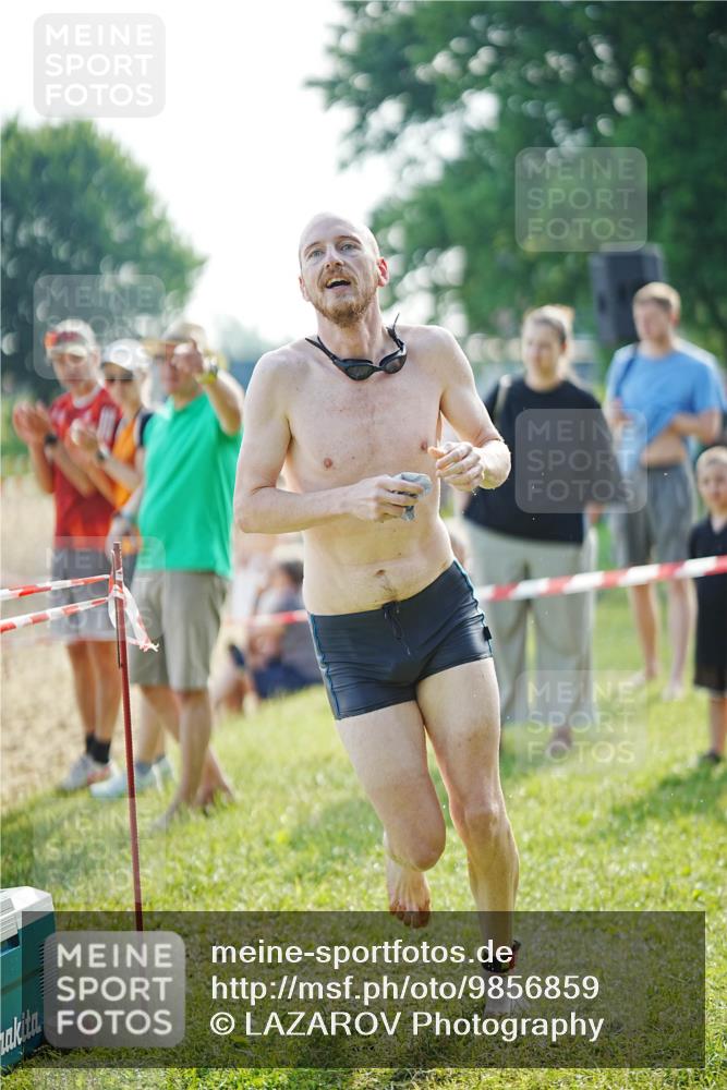 21.06.2026 - 29. Vierlanden-Triathlon LAZAROV Photography http://msf.ph/oto/9856859 21.06.2026 08:51:27 Schwimmen 50 meine-sportfotos.de
