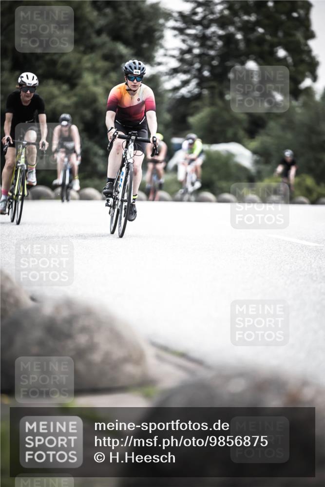 21.06.2026 - 29. Vierlanden-Triathlon H.Heesch http://msf.ph/oto/9856875 21.06.2026 10:28:56 Radfahren 27, 499, 551, 553, 558, 565, 601 meine-sportfotos.de