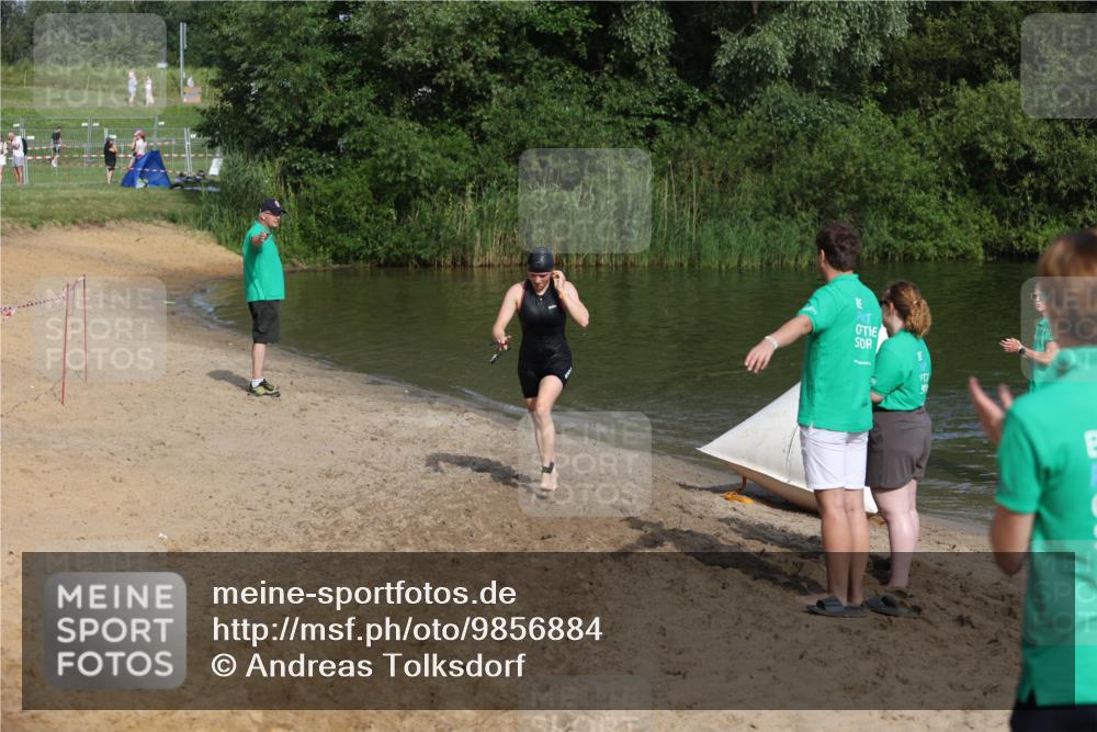 21.06.2026 - 29. Vierlanden-Triathlon Andreas Tolksdorf http://msf.ph/oto/9856884 21.06.2026 08:58:54 Schwimmen 229 meine-sportfotos.de