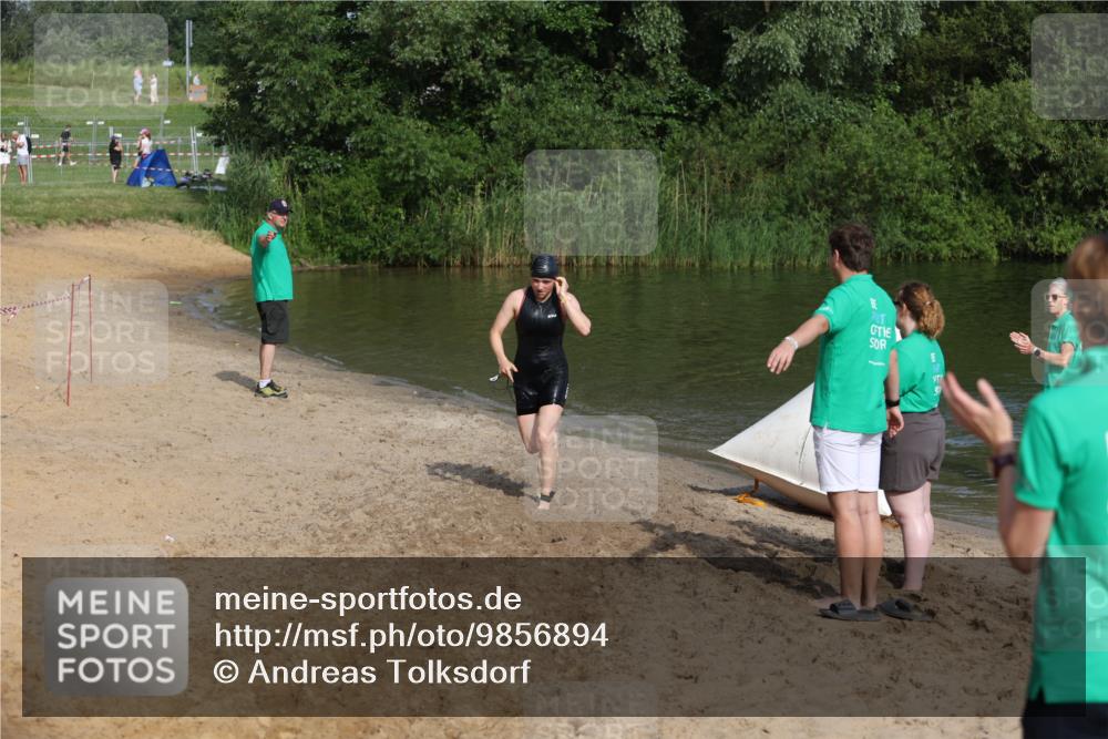 21.06.2026 - 29. Vierlanden-Triathlon Andreas Tolksdorf http://msf.ph/oto/9856894 21.06.2026 08:58:54 Schwimmen 229 meine-sportfotos.de