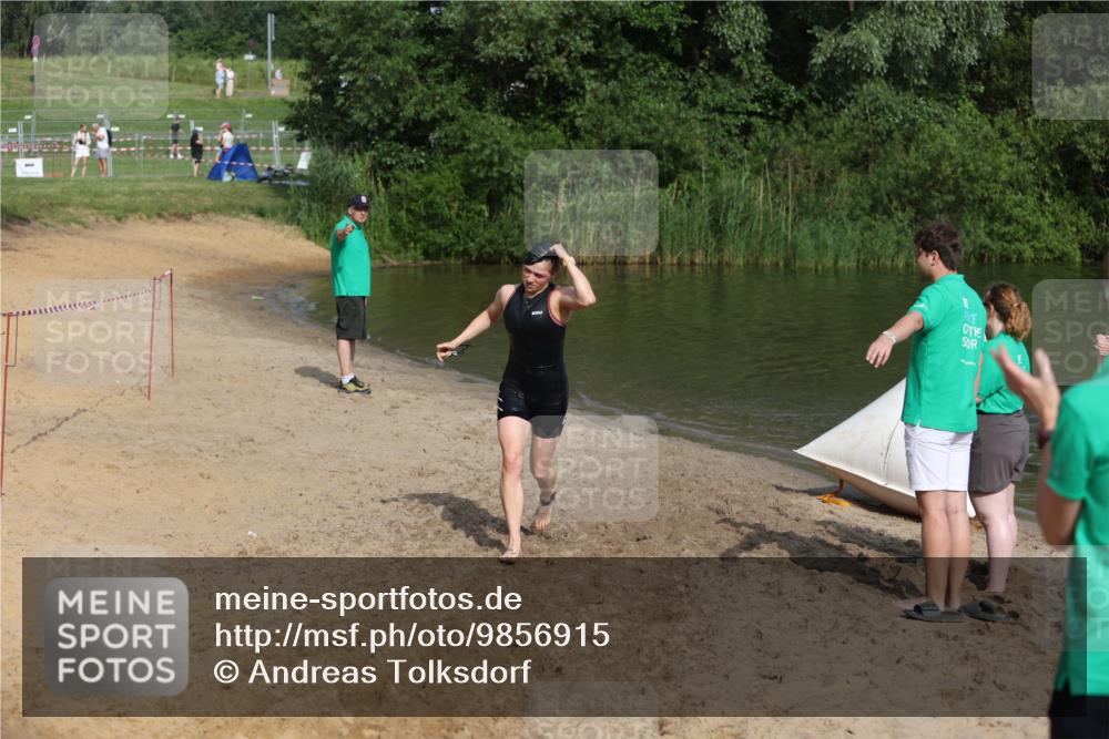 21.06.2026 - 29. Vierlanden-Triathlon Andreas Tolksdorf http://msf.ph/oto/9856915 21.06.2026 08:58:55 Schwimmen 229 meine-sportfotos.de