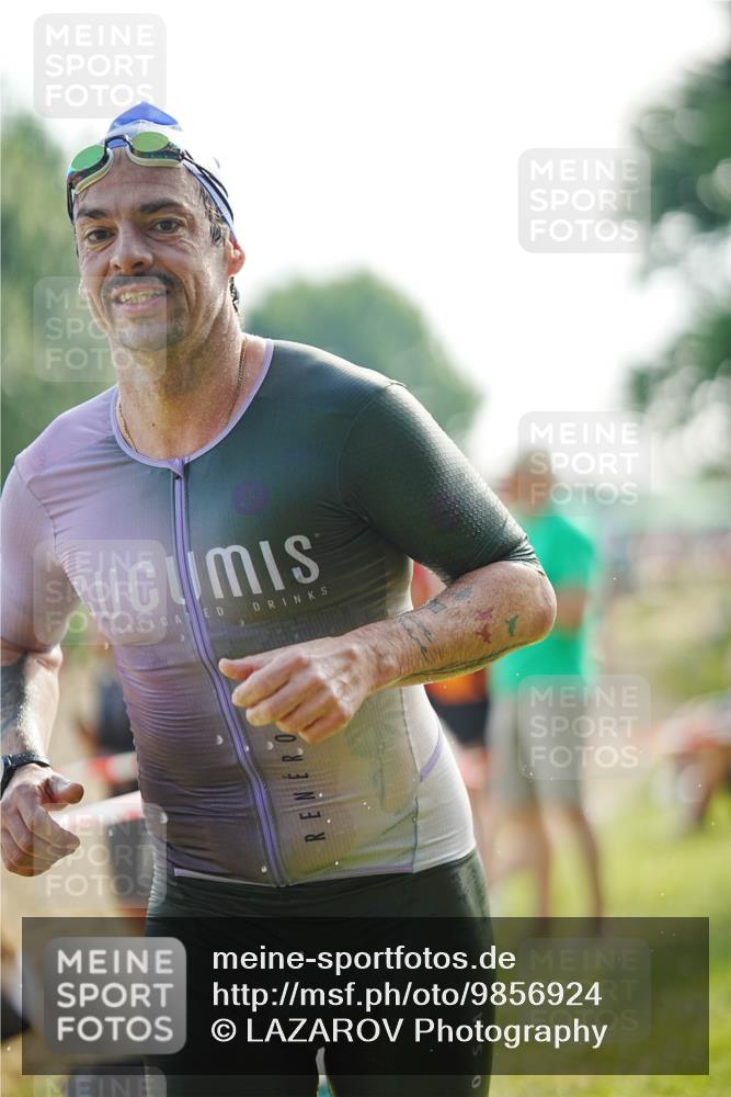 21.06.2026 - 29. Vierlanden-Triathlon LAZAROV Photography http://msf.ph/oto/9856924 21.06.2026 08:52:43 Schwimmen 167 meine-sportfotos.de