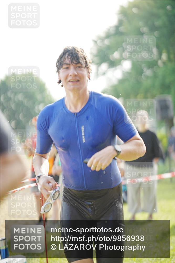 21.06.2026 - 29. Vierlanden-Triathlon LAZAROV Photography http://msf.ph/oto/9856938 21.06.2026 08:52:52 Schwimmen 22, 98, 195 meine-sportfotos.de