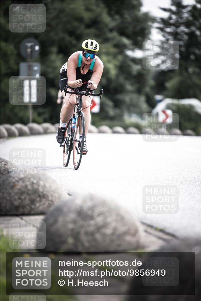 21.06.2026 - 29. Vierlanden-Triathlon H.Heesch http://msf.ph/oto/9856949 21.06.2026 10:29:02 Radfahren 247, 494, 553, 558, 565, 601, 603 meine-sportfotos.de